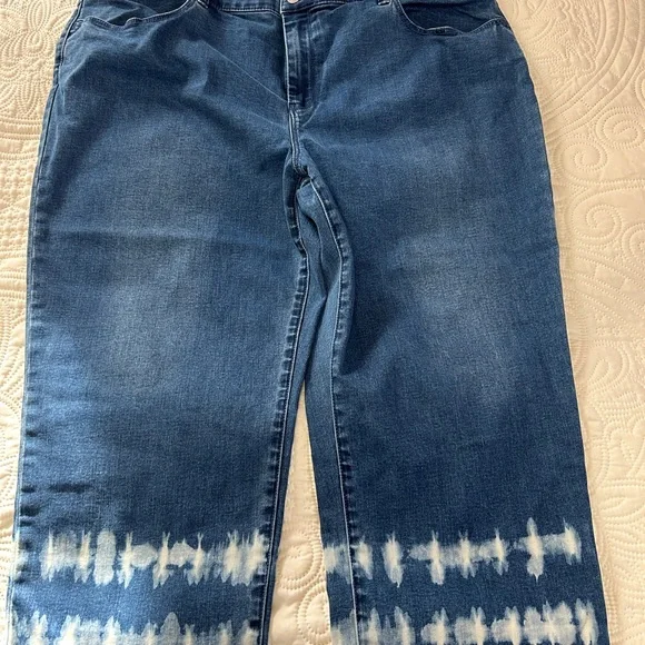 ✂️Chico's Blue Straight Leg Jeans with White Accents - Picture 5 of 7